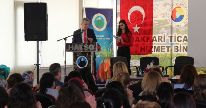 Hakkari’de 8 mart paneli düzenlendi 4