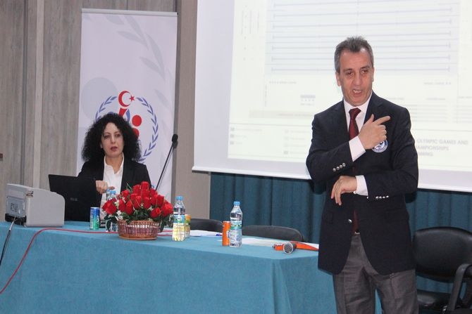 Hakkari'de yüzme hakem kursu açıldı 5