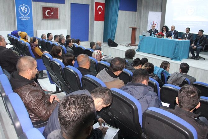 Hakkari'de yüzme hakem kursu açıldı 6
