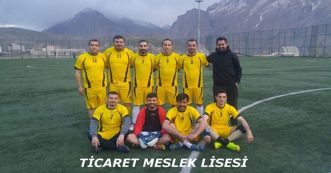 Öğretmenler arası futbol turnuvası 18