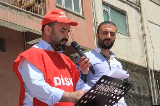 Hakkari’de halaylı 1 Mayıs kutlaması! 6
