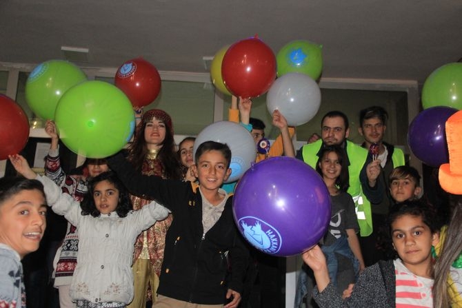 Belediye'den yüz boyama etkinliği 13