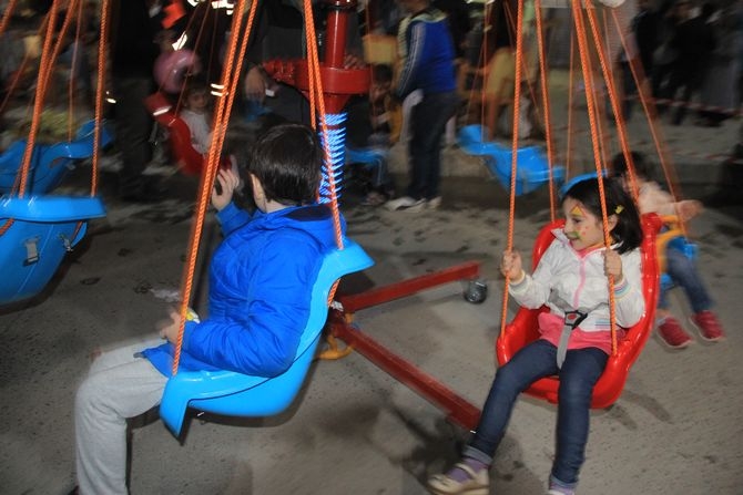 Belediye'den yüz boyama etkinliği 14