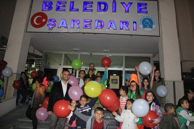 Belediye'den yüz boyama etkinliği 16