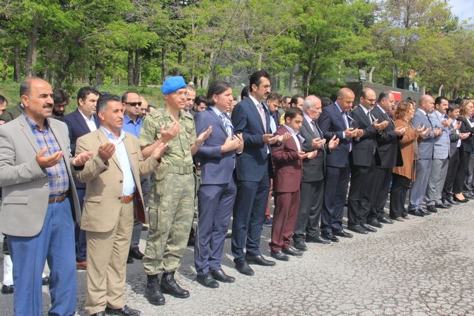 Şehitler törenle memleketlerine uğurlandı 15