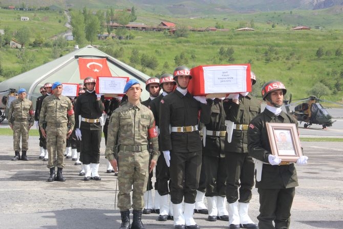 Şehitler törenle memleketlerine uğurlandı 9