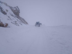 Hakkari’de 127 yerleşim yeri ulaşıma kapandı
