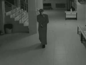 Kadın kıyafeti ile hırsızlık