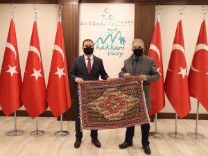 Vali Toprak, Hakkari'de ziyaretlerde bulundu