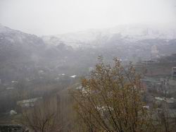 HAKKARİ YE YILIN İLK KARI YAĞDI