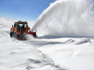 Van’da 29 yerleşim yolu ulaşıma kapandı