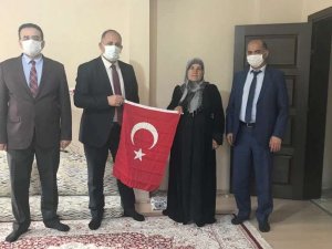 Kurum müdürleri şehit ailelerini ziyaret etti