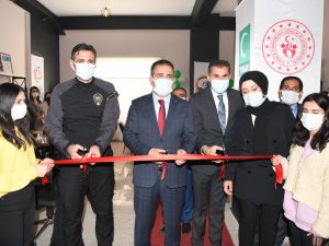 Hakkari'de kitap kafe açılışı yapıldı