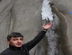 Hakkari'de dondurucu soğuklar