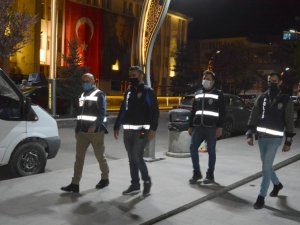 Hakkari polisi gece denetiminde