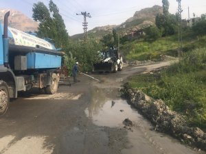 Kanalizasyon arızasıyla mücadele sürüyor