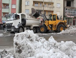 Hakkari'de karla mücadele çalışması