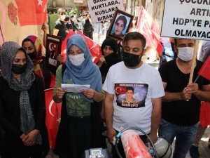 Çocukları dağa kaçırılan annelerin eylemi sürüyor