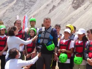 Bakan Selçuk, öğrencilerle bir araya geldi