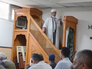 İmam Aşkan gençlerimiz evlenmekte zorlanıyor
