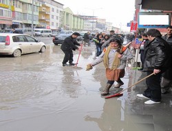 Bulvar caddesi sular altında