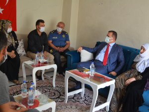Vali Akbıyık’tan şehit ailesine ziyaret