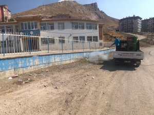 Hakkari'de kurban kesim yerleri ilaçlandı