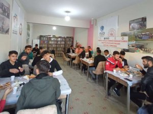 Hakkari AGD gençleri kahvaltıda buluşturdu