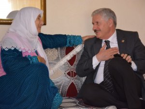 Ak Parti il teşkilatı köy köy geziyor