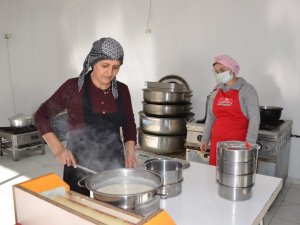 300 aile sıcak aşa ulaştı
