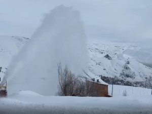 Hakkari'de 30 yerleşim yolu ulaşıma kapadı