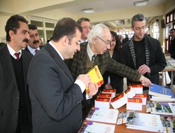 Hakkari'de kütüphane haftası kutlamaları