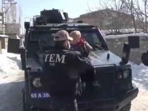 Van polisi çocuklarla buluştu