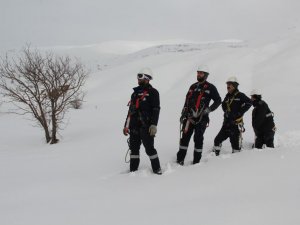 VEDAŞ’ın kar timi arızaları onarıyor