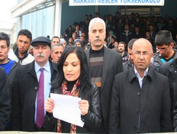 Öğrencilerden gözaltı protestosu