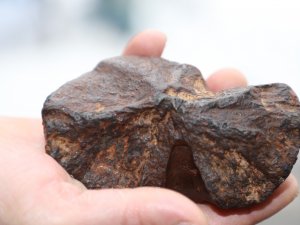 Hakkarili çiftçi göktaşı mı buldu