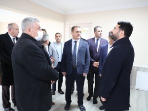 Vali Akbıyık, taziye evinde incelemelerde bulundu