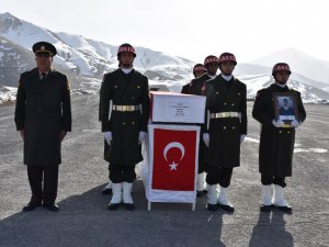 Hakkari'de şehit asteğmen için tören düzenlendi