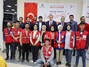 Vali Akbıyık, Kızılay’ın iftar yemeğine katıldı