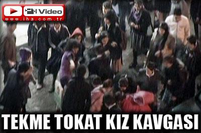 LİSELİ KIZLAR TEKME-TOKAT KAVGA ETTİ