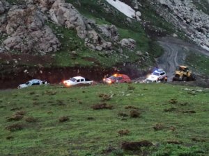 Fırtınaya yamalanan Göçer aileler kurtarıldı