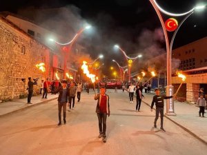 Çukurca’da meşaleli gençlik yürüyüşü