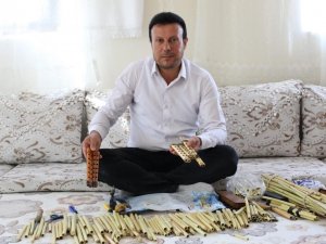 27 yıldır 'düzele' çalarak geçimini sağlıyor