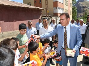 Vali Akbıyık, binlerce çocuğu okumaya teşvik etti