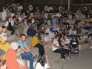 Hakkarililer açık hava sinemasında buluştu