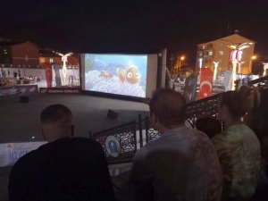 Hakkari’de ‘Kayıp Balık Nemo” Filmi izletildi