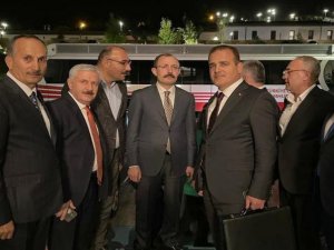 Hakkari heyeti Bakan Muş ile bir araya geldi