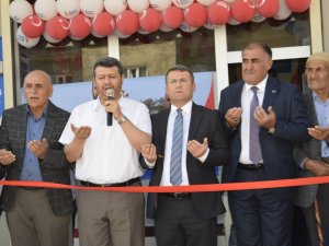 Deniz Feneri Derneği Hakkari’de geçici giyim mağazası açıtı