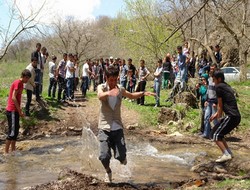 Dershane öğrencileri piknikte