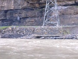 Yüksek gelirim direği tehlike saçıyor